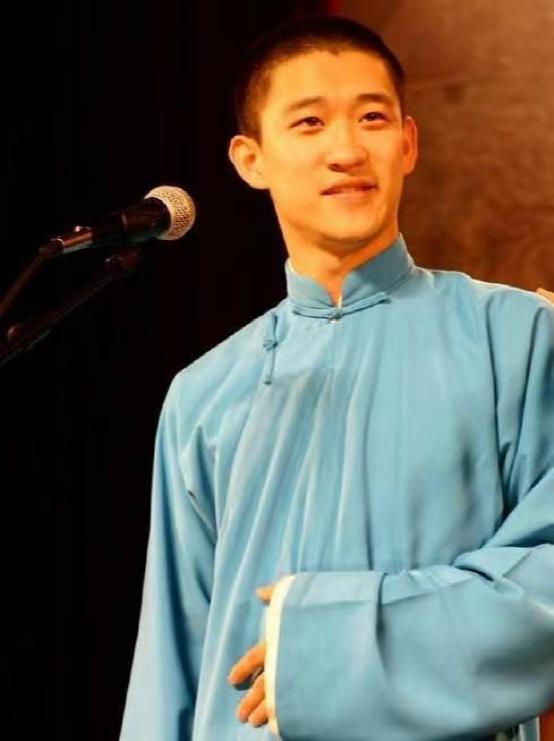 郭德纲最困难的时候曹云金离开了,曹云金背叛郭德纲后过得有多惨