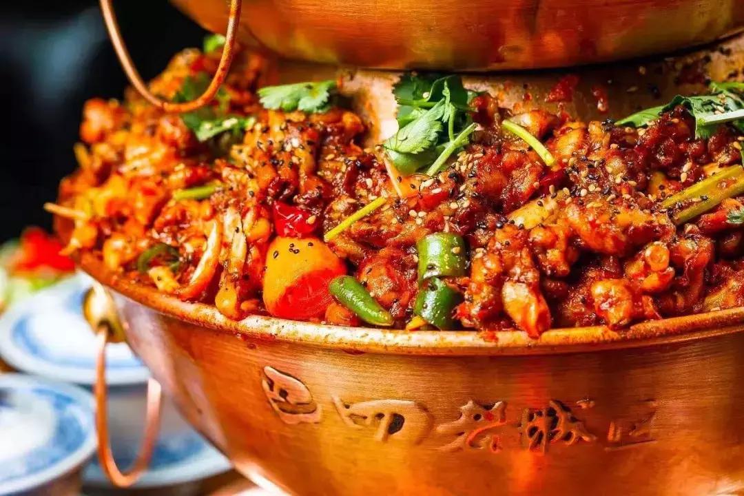 最火爆的炭火牛蛙锅10元,蛙锅牛蛙