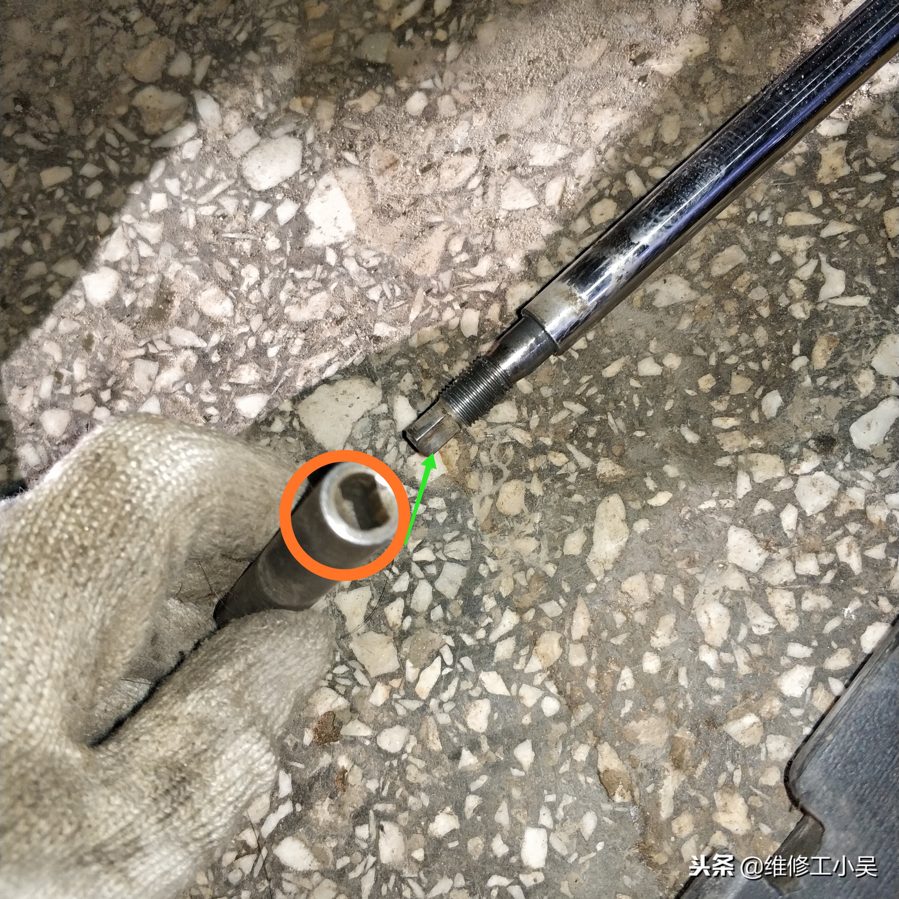 减震器缓冲胶坏了不换什么影响,减震器坏了换一个还是换一对合适