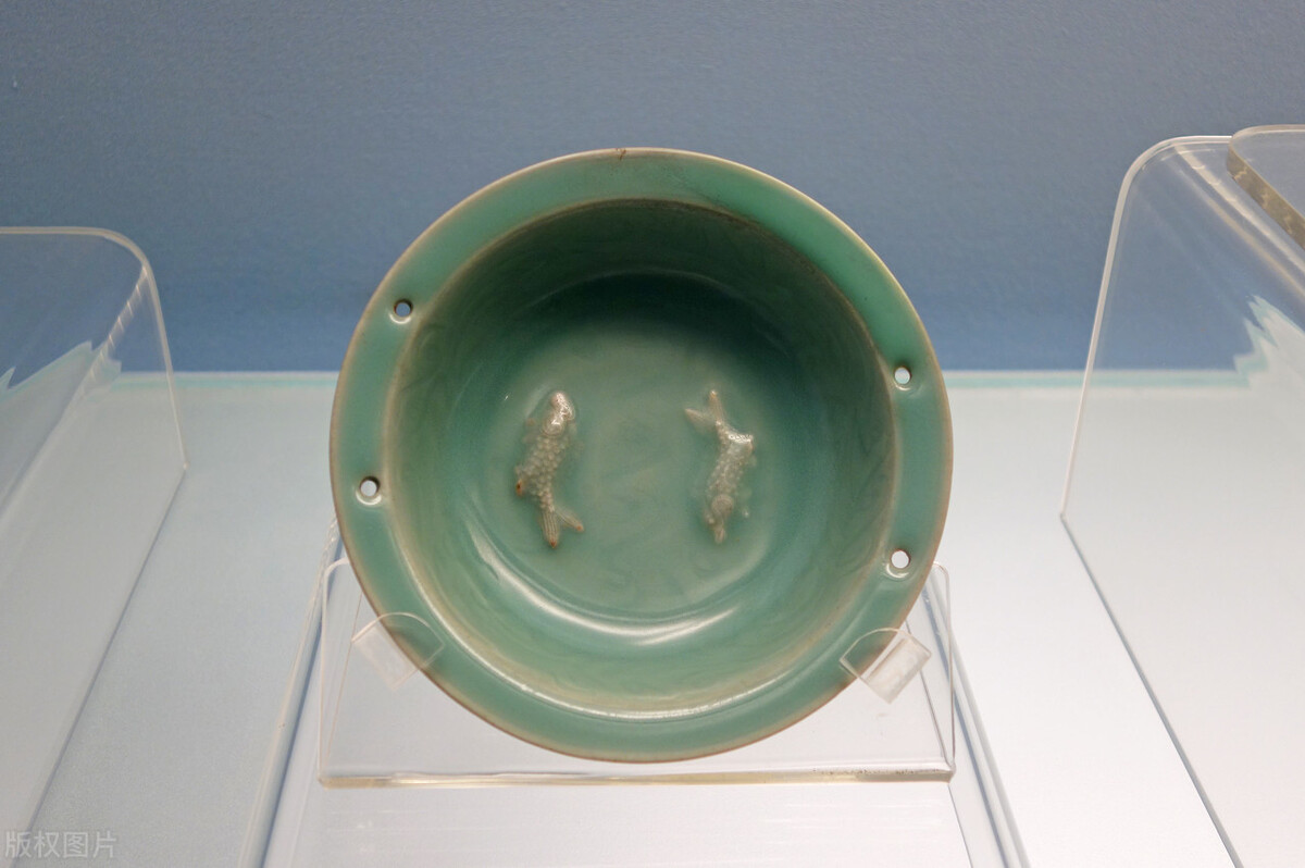 龙泉窑馆藏精品,元代龙泉窑瓷器鉴定方法