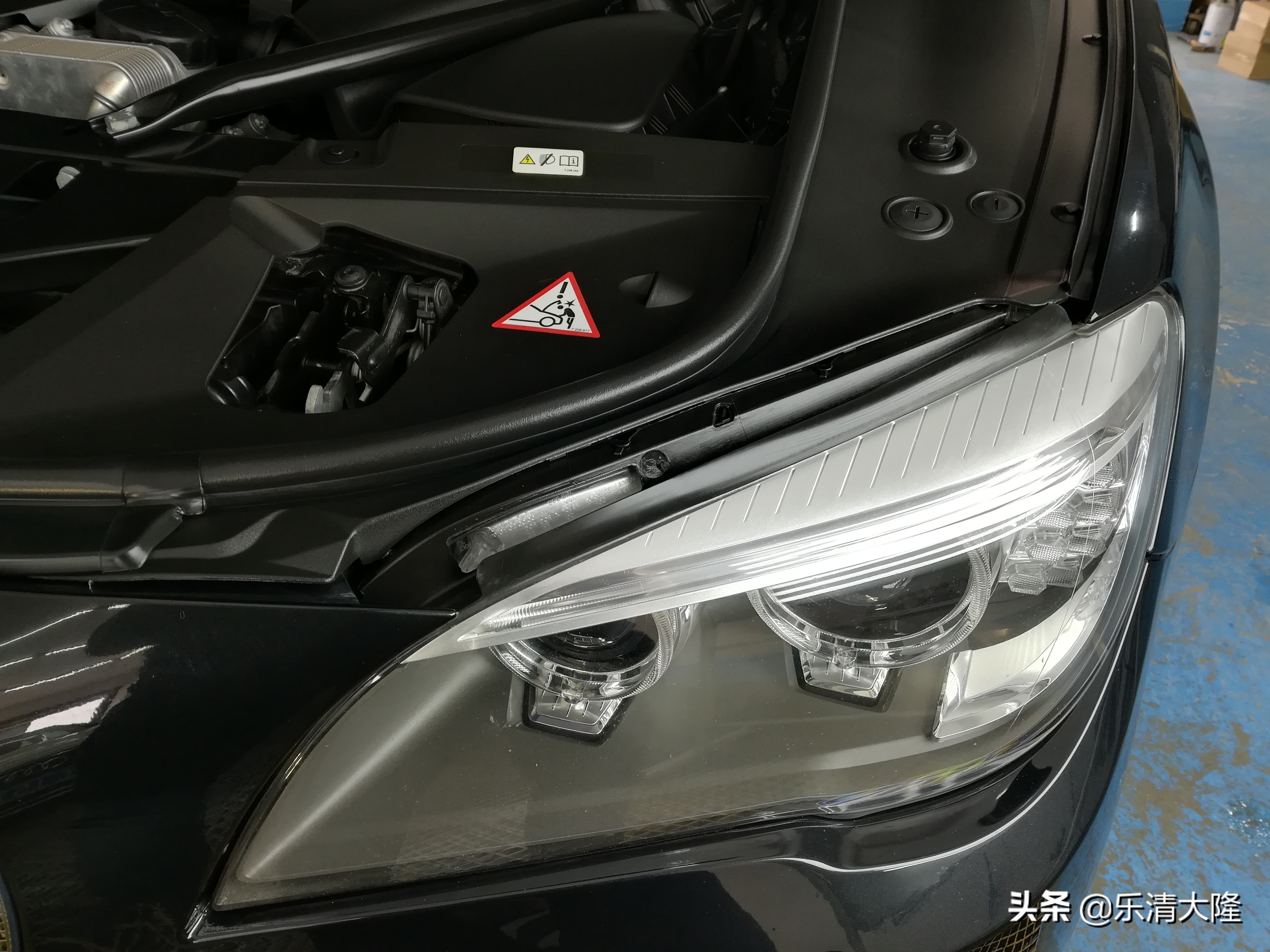 广州宝马7系内饰清洗,宝马7系发动机舱清洗