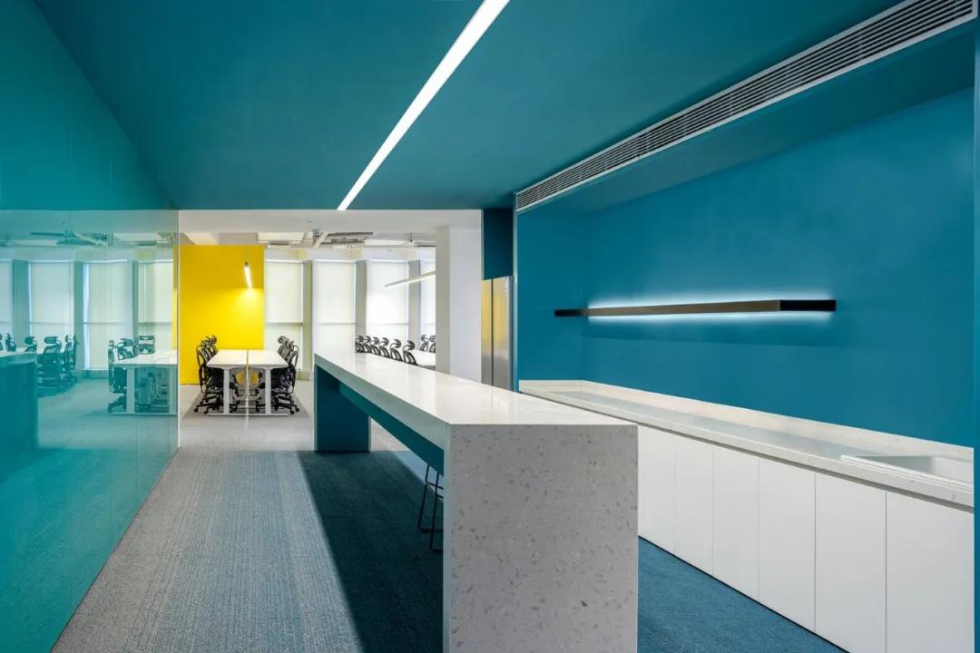 极简办公室水吧台组合效果图,现代轻奢办公室吧台