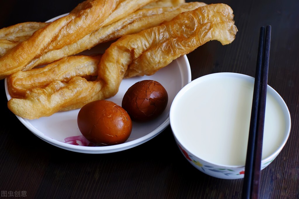 怎么打豆浆才能使豆浆不溢出来,做豆浆的豆浆要泡多长时间