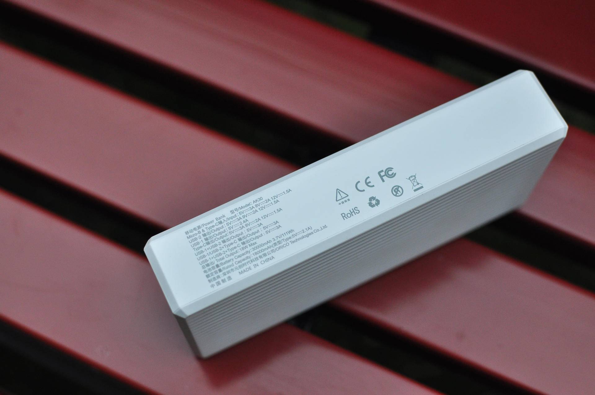 带三万毫安的充电宝能上高铁吗,带3万的充电宝坐地铁