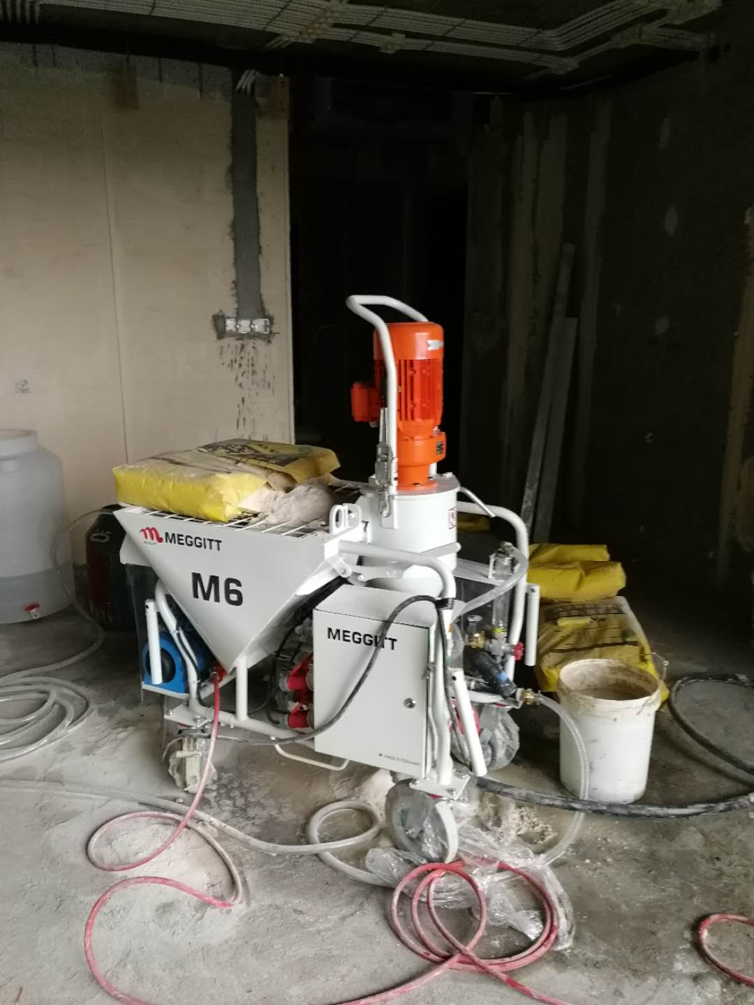 机喷石膏优缺点,机器喷涂石膏和人工石膏