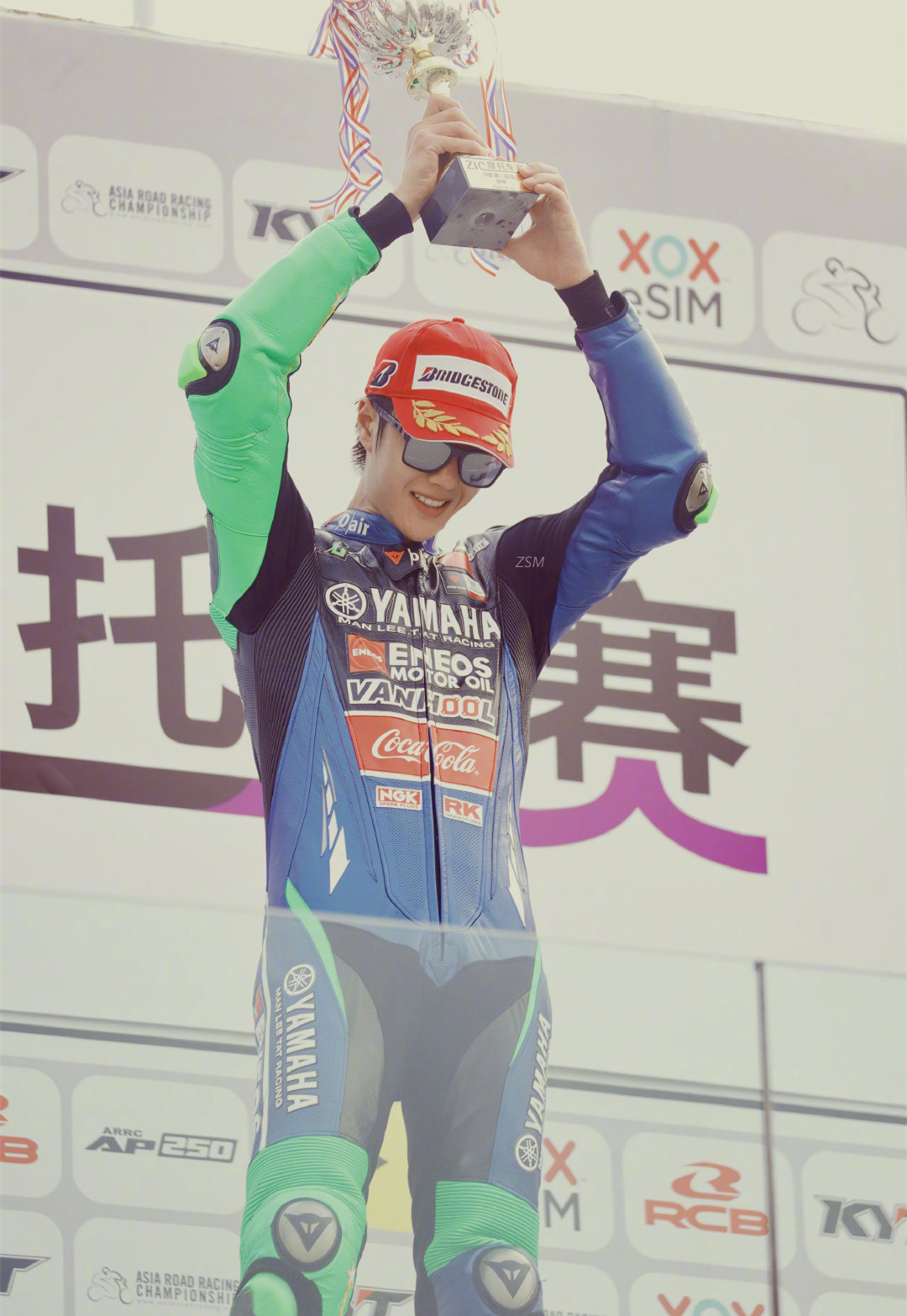 《陈情令》王一博赛车不是玩票：我是职业选手不想当赛车场的花瓶