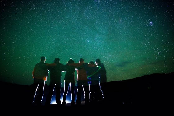 稀奇古怪创意集体照,集体创新创意照