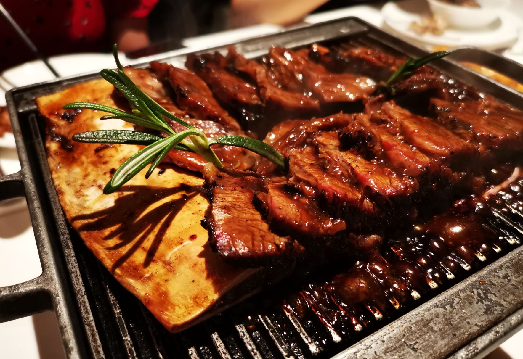 这家广州二十年老牌粤菜馆,私厨出品过硬不愧为米其林一星