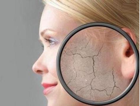 夏天不易脱妆的粉底液,秋冬混干怎么上粉底液不卡粉