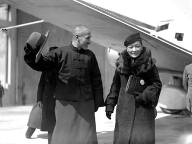 蒋介石暮年的尴尬难言：尿袋傍身，夫妻险失和，洋医加速其死亡