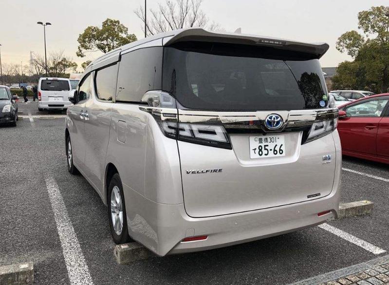 为什么丰田埃尔法在中国这么值钱,为什么埃尔法到中国这么贵