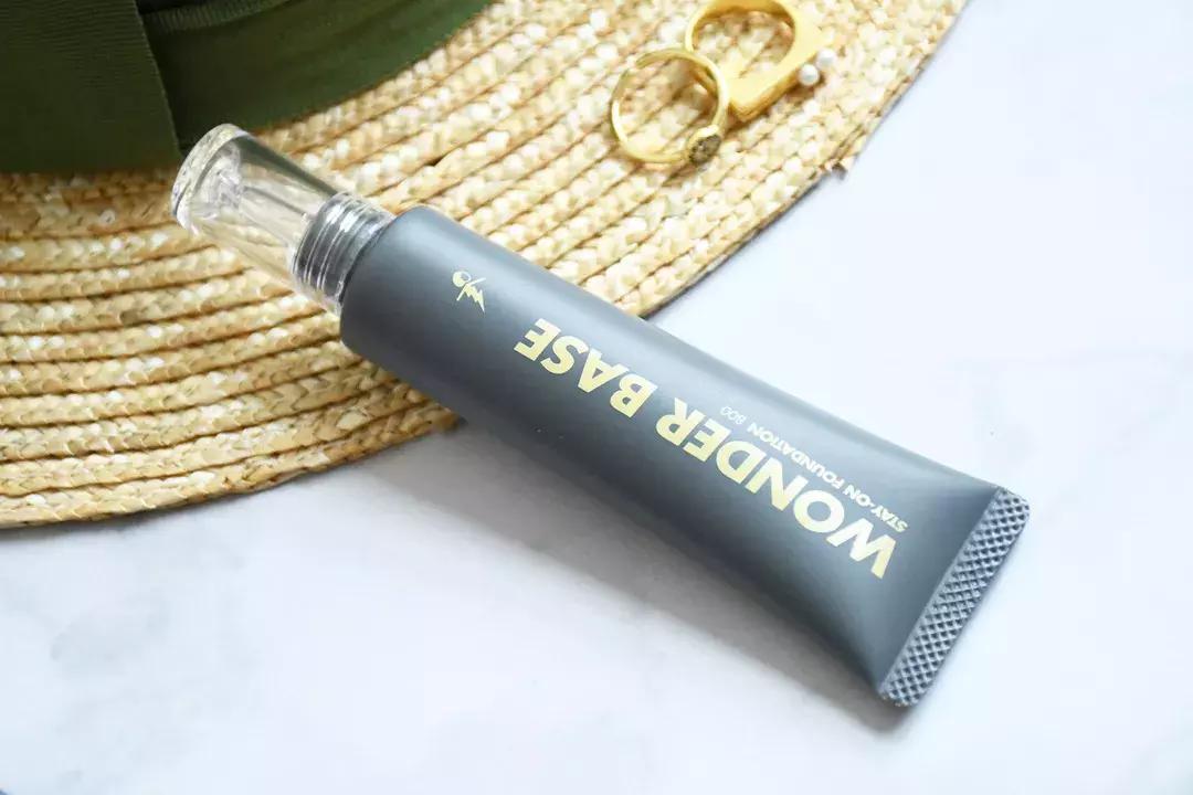 12小时不脱妆保湿提亮遮瑕,春夏妆容持久不脱妆的秘密