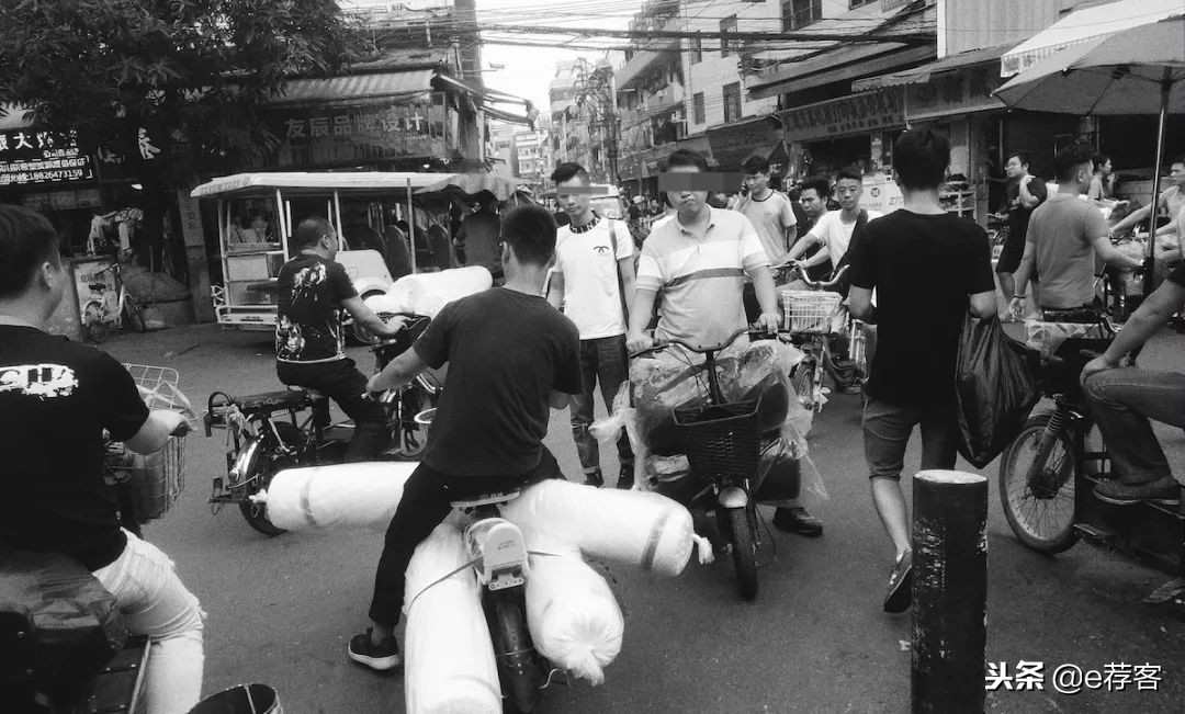 拼多多江湖,拼多多江湖的摆渡人