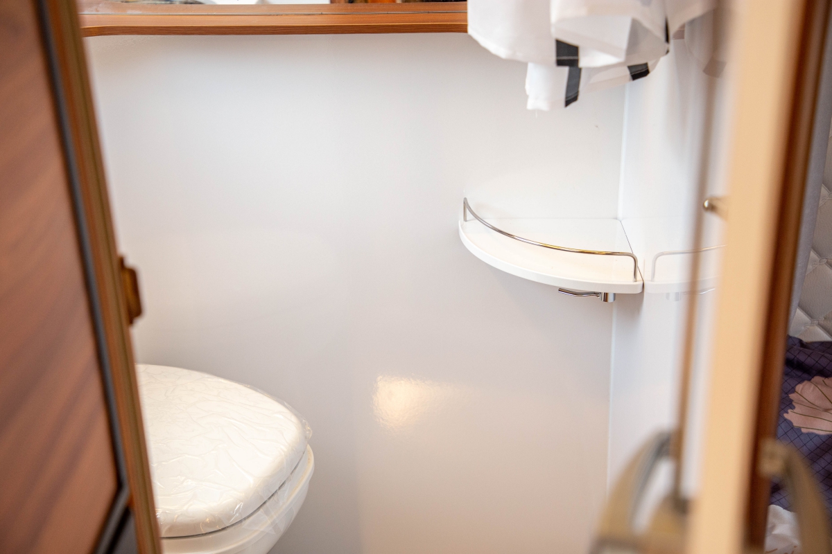 华云途骏t型房车露营,华云途骏双扩展房车配置