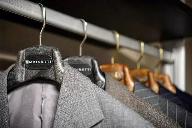 西装保养,西装的保养方法包括