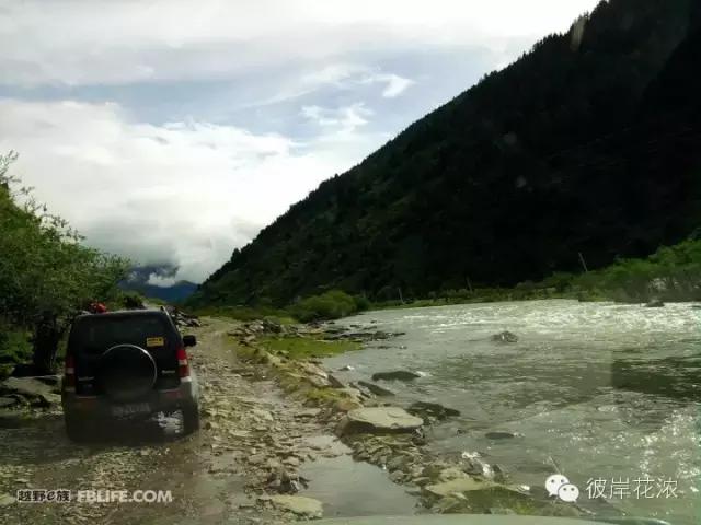 用灵魂触摸难以释怀的乡恋,用灵魂去触碰那段岁月朗诵