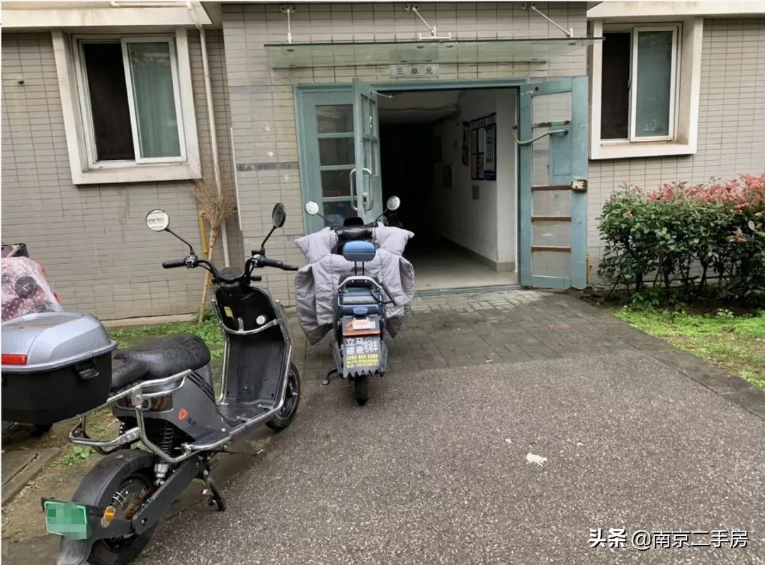 高端小区房价虚高能买吗,房价低又宜居的房子你敢相信吗