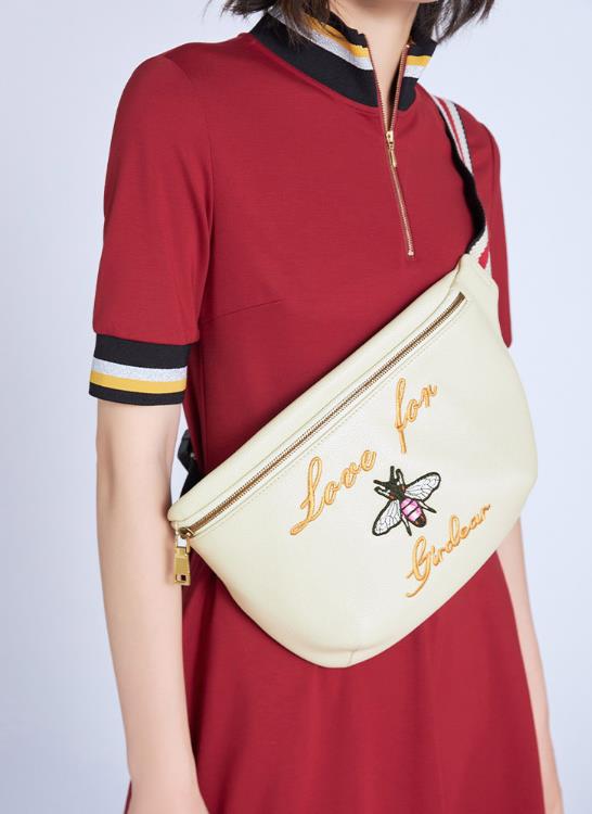 很显气质的6款斜挎包包，年轻人戴时尚个性！中年人戴精致优雅