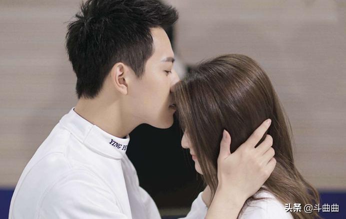 亲吻时男人注意哪三件事,亲吻男人要记住的一点是什么