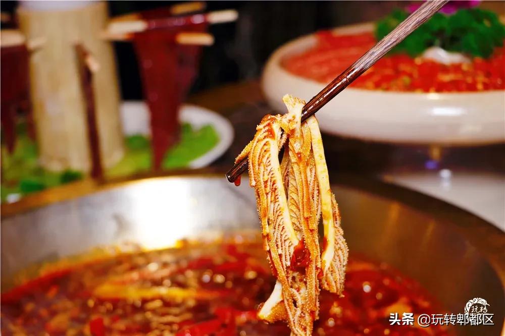 日均爆排1000+！壕涮八道硬核招牌，明星接连翻牌的巴蜀火锅来了