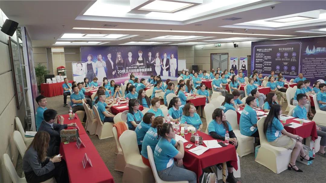 新手微商必备的条件有哪些,微商新手怎么起步卖货