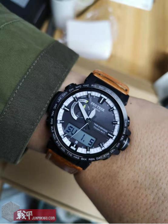 casio卡西欧户外登山运动表,卡西欧七年电力复古手表橙色测评