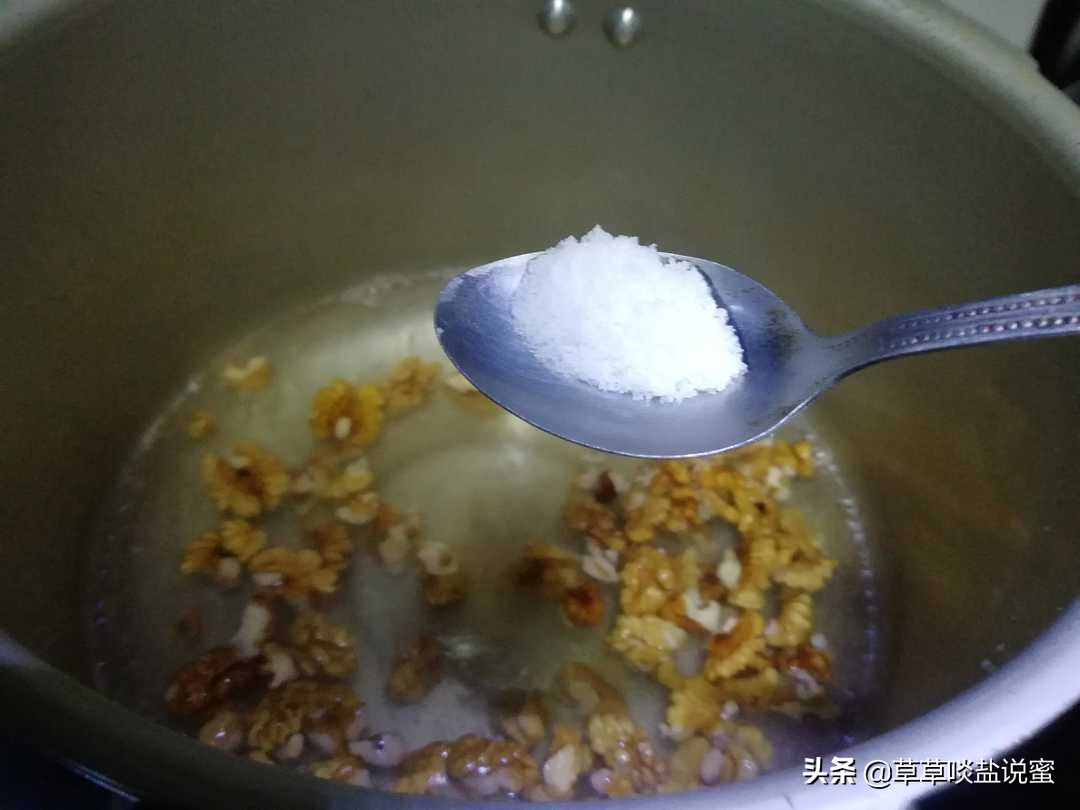 青椒和核桃仁能一起吃吗,冰糖炒核桃仁怎么炒