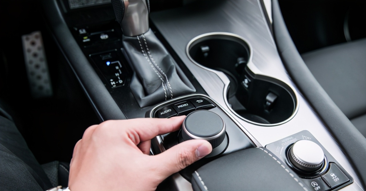 雷克萨斯rx配置及功能介绍,雷克萨斯rx270三大件