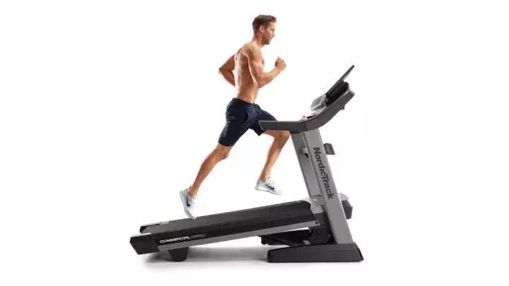 跑步送髋的正确方法与技巧图片,跑步送髋最简单的方法