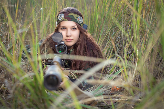 如果对面在掩体该怎么打,假如对面连续开枪怎么办