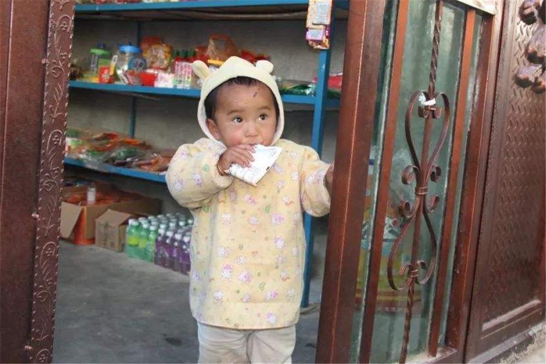 超市这三种假牛奶千万别给孩子喝,孩子喝的纯牛奶是假的吗