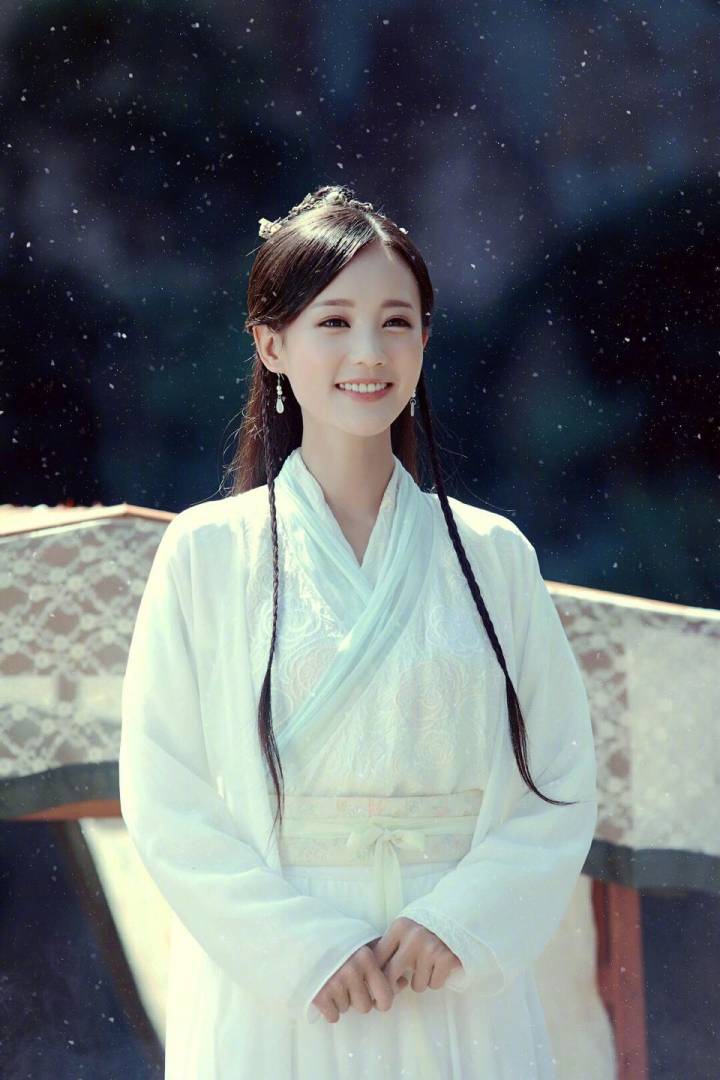李一桐美人阁剧照,仙女下凡李一桐又美又仙