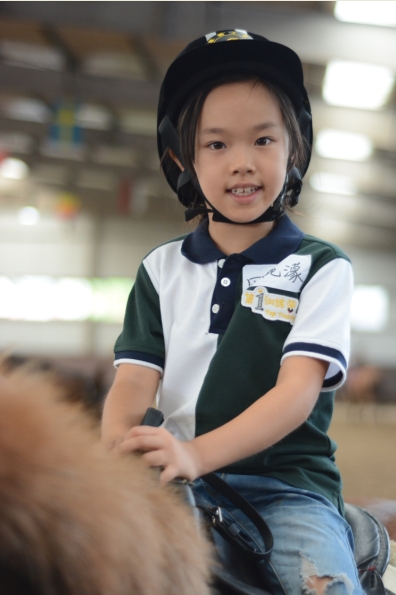 40岁的王芳现状,王芳的婚姻生活真的幸福吗