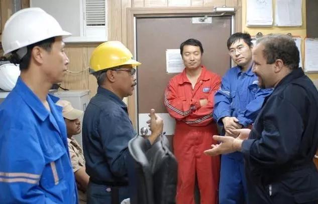 出国打工的真实收入及年纪要求,出国打工到底能挣多少钱