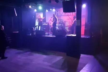 金属惊天*局骗**：摇滚灾难艺术家