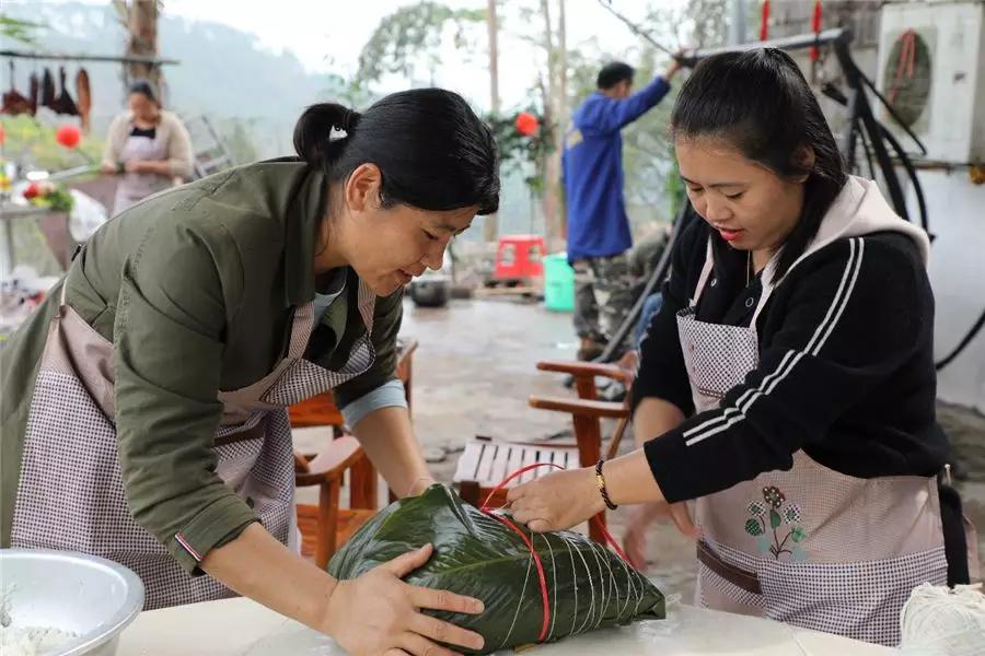 小山村大“鸡”遇良庆区晓元村南瓜鸡带来收获年