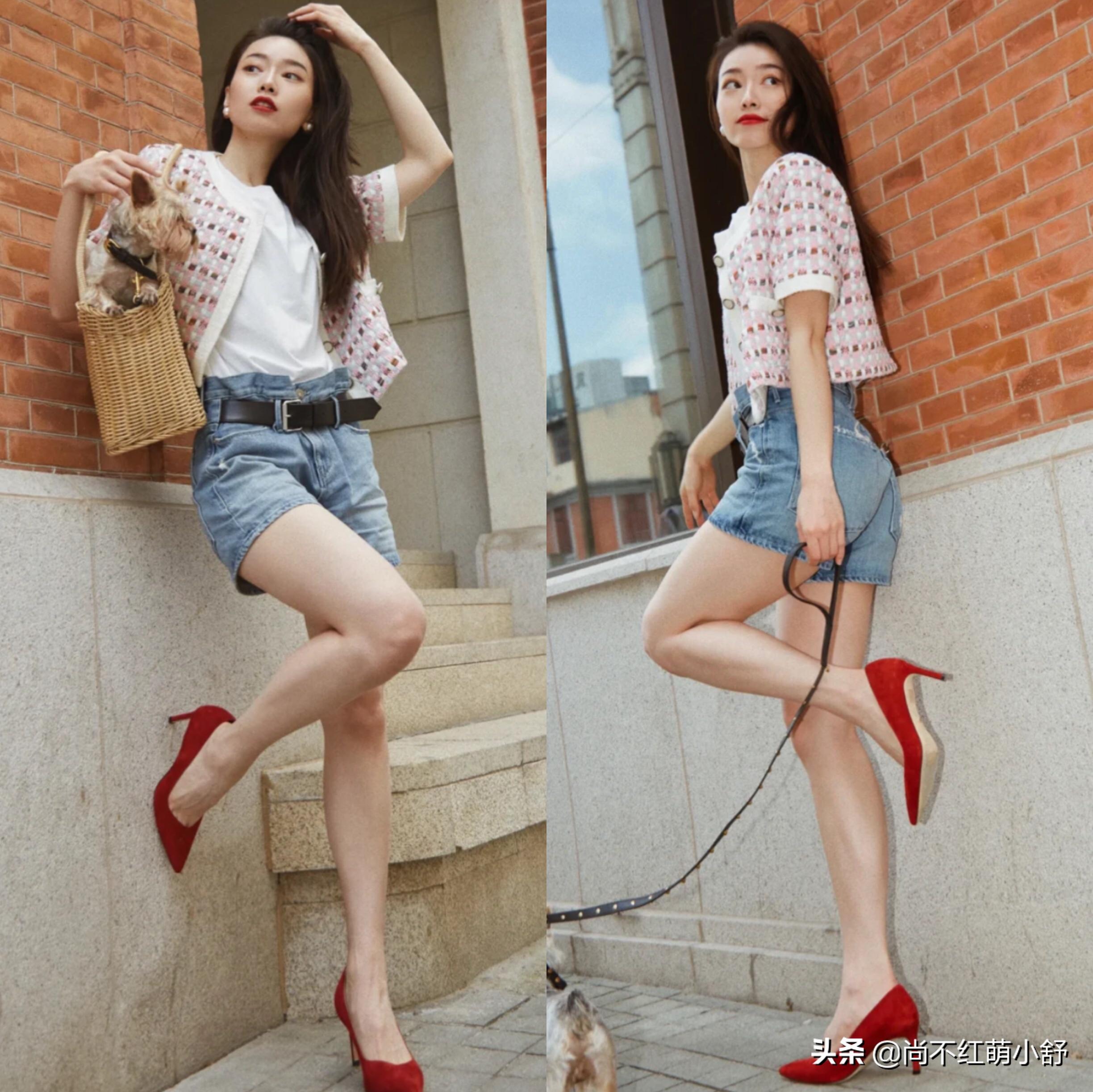 今年夏天流行什么颜色牛仔裤,蓝色微喇牛仔裤搭配鞋子