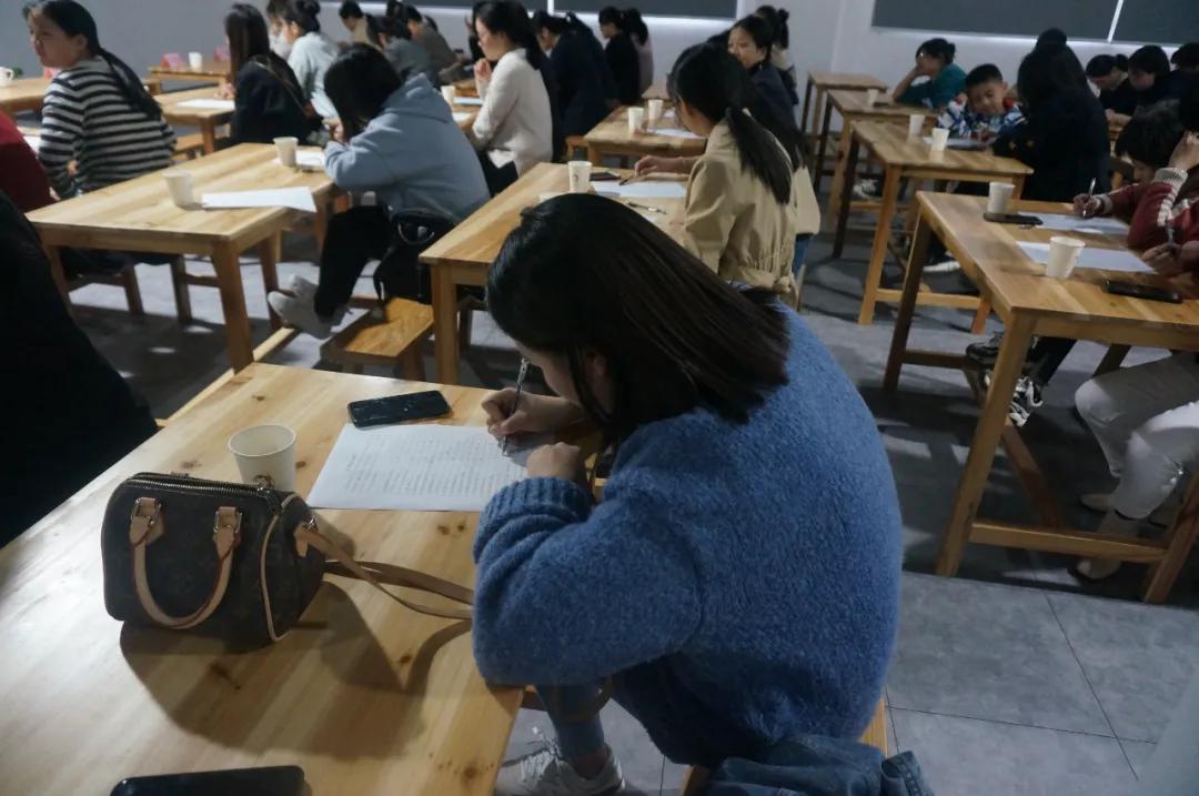 敞开心扉点亮人生——德化县女职工心理健康讲堂暨手工精油皂体验活动