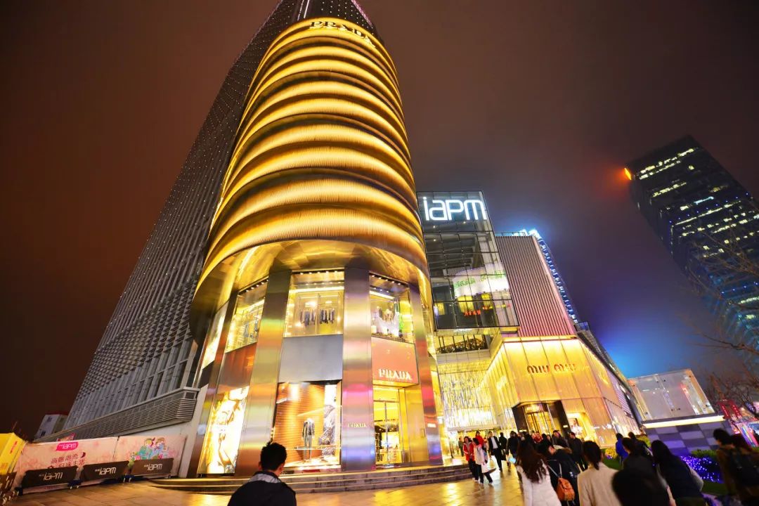 淮海路和南京西路哪个繁华,南京西路vs陆家嘴