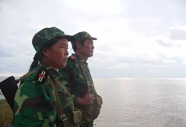 夫妻独守孤岛三十二年,夫妻俩驻守黄海孤岛32年无电无水