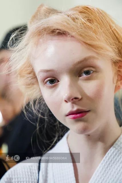 鞠婧祎李艺彤honey舞台,鞠婧祎港风复古妆容