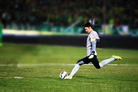 足球大脚开不好,足球正确的支撑脚