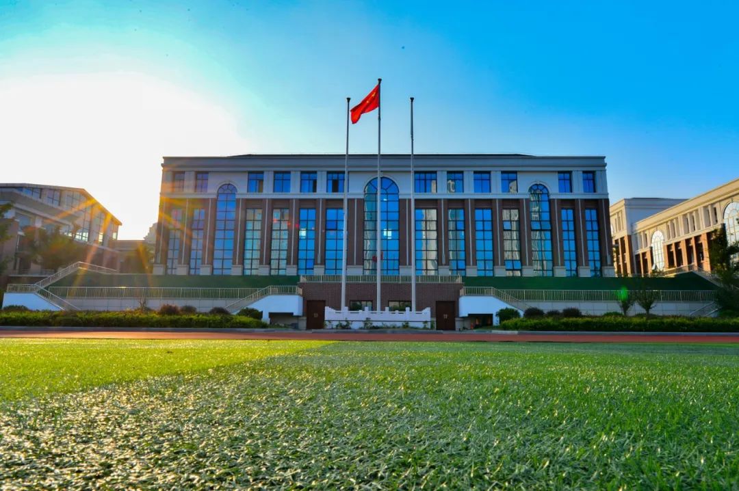 江苏南通八一中学官网,南通市八一中学升学率