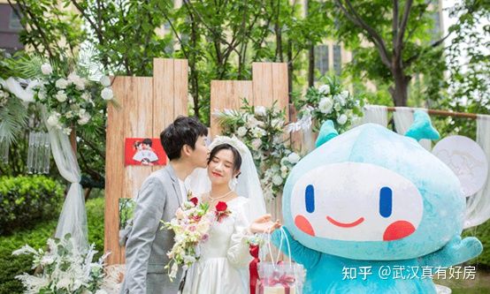 龙湖的物业好还是绿帝的物业好,龙湖的物业到底比别人好在哪里