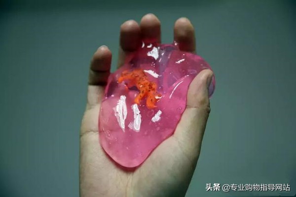 宝宝爱哭闹要买什么玩具,宝宝每个月必买玩具