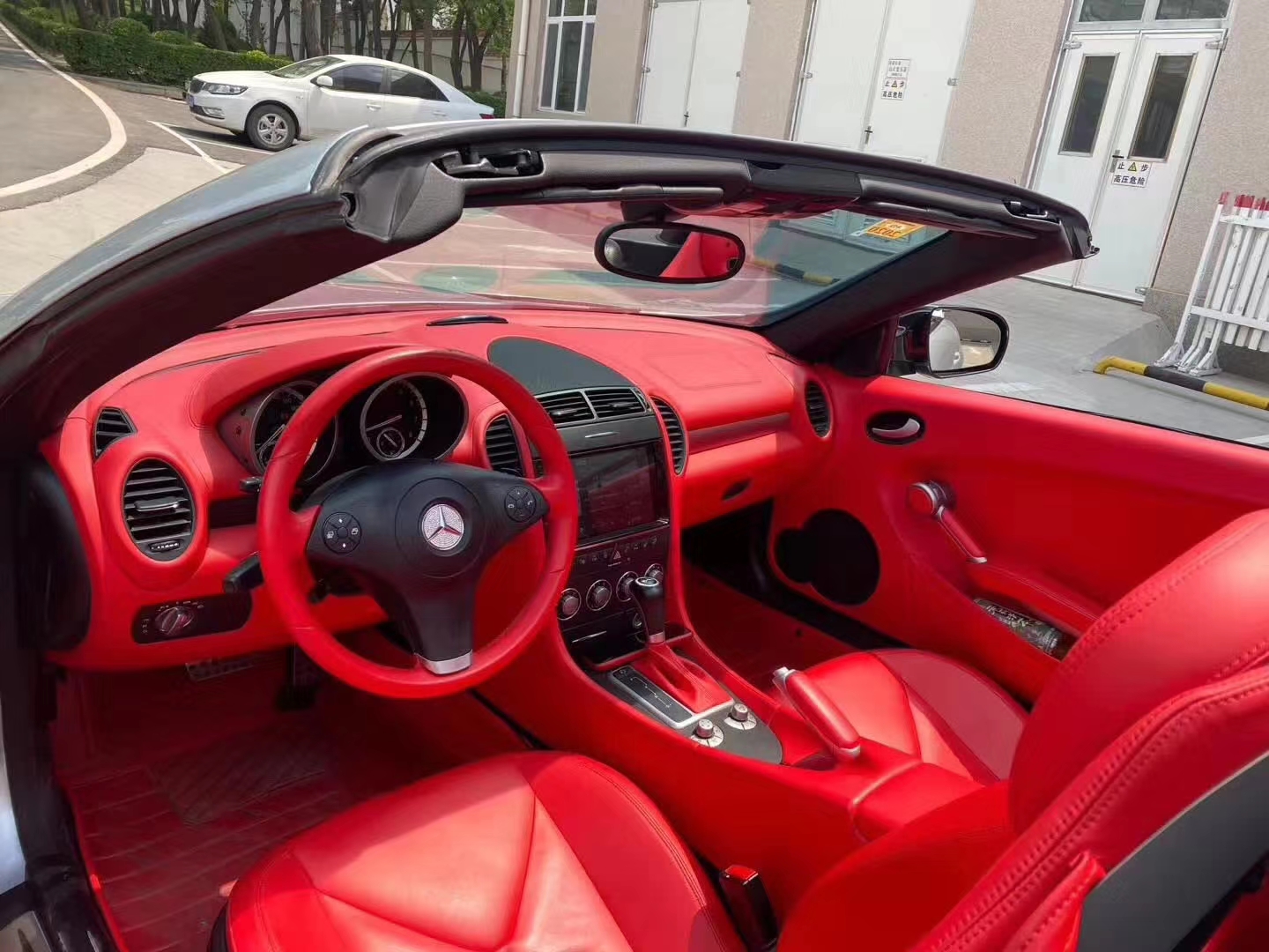 最新款奔驰slk软顶敞篷,奔驰小跑slk200二手多少钱