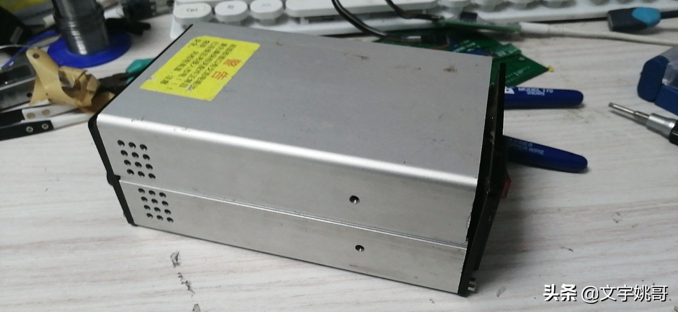 还在玩T12吗?快来看看用WY710高频烙铁主板组装台高性能高频烙铁