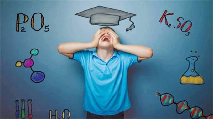 初中生不想上学要怎么正确教育,初中生厌学不愿意去上学怎么办