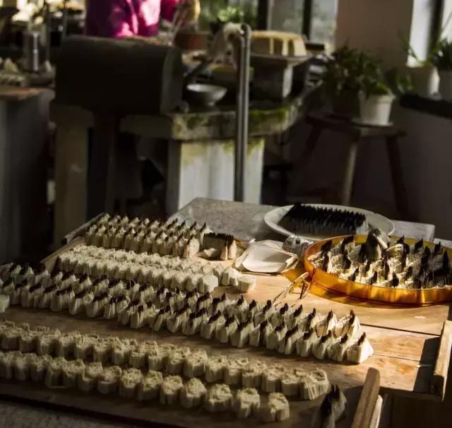 原来毛笔是这样做出来的,原来红木是这样做出来的