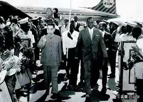 因说错一句话，周恩来怒批陈毅：革命大半辈子就这点组织纪律性？